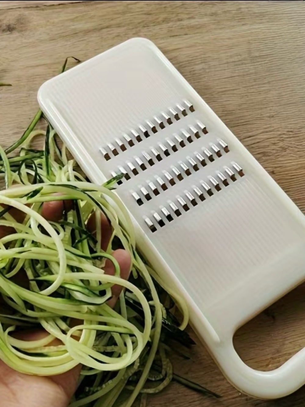 White Handheld Vegetable Spiralizer / Julienne Peeler